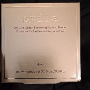 Stila Brightening Finishing Powder - Deep Cream/Gold Packaging